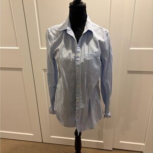 GAP Blue Fitted Boyfriend Button Down Shirt - S Tall